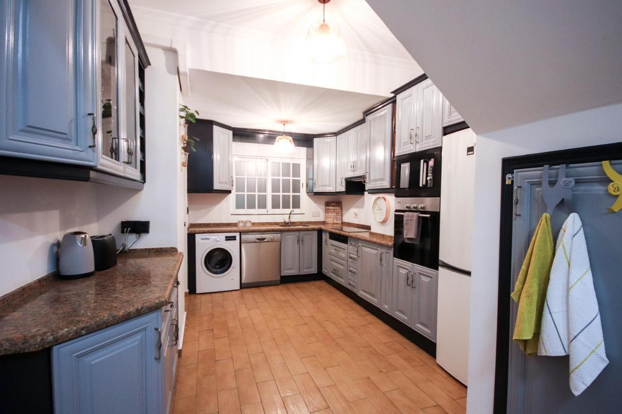 Holiday home Bright, Chic, 3 Bedroom House In The Heart Of Town *