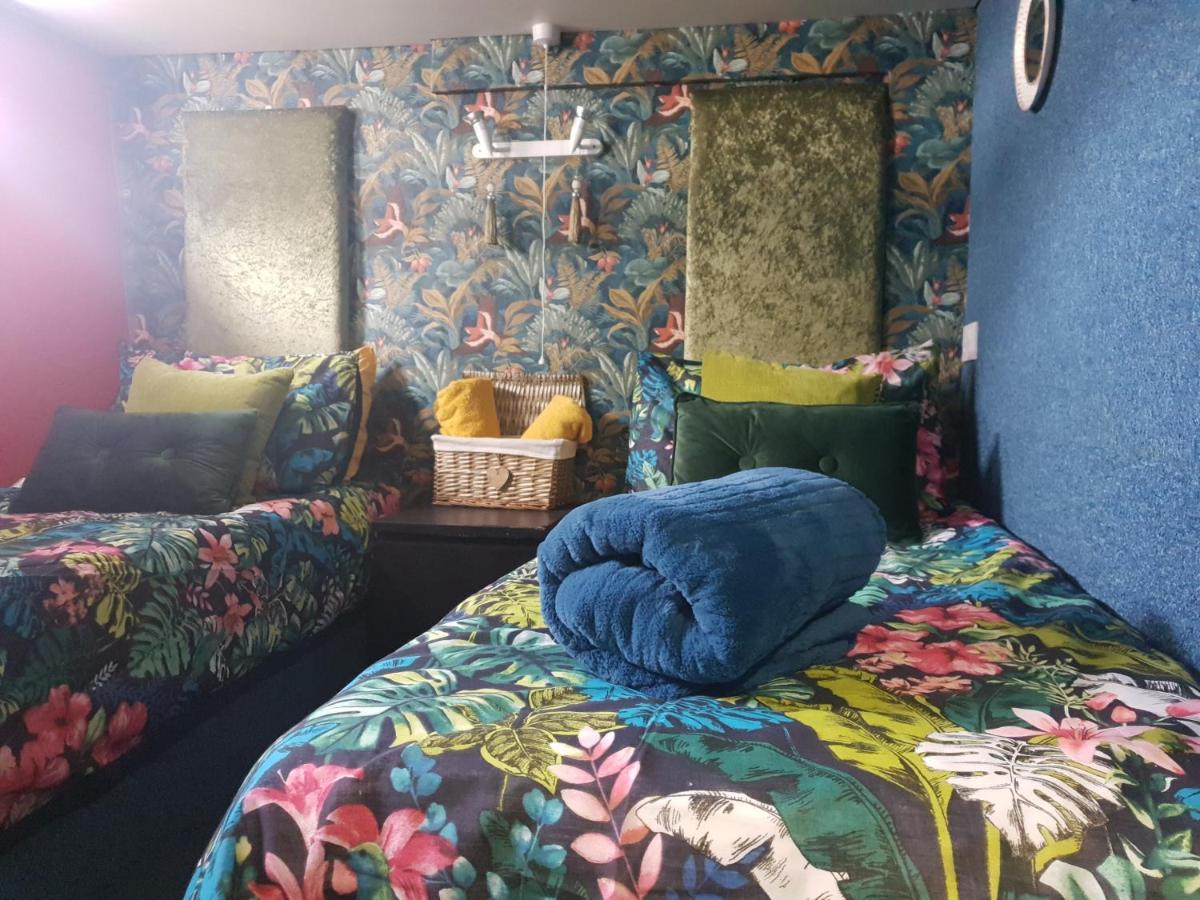 Botel Jasmine Coral Jay Boutique Boatel Ocean Village