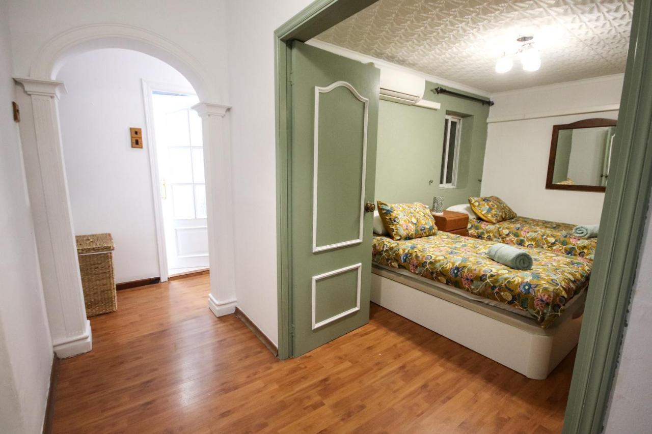 Bright, Chic, 3 Bedroom House In The Heart Of Town