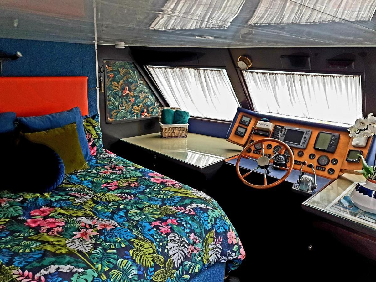 Jasmine Coral Jay Boutique Boatel Ocean Village Botel *