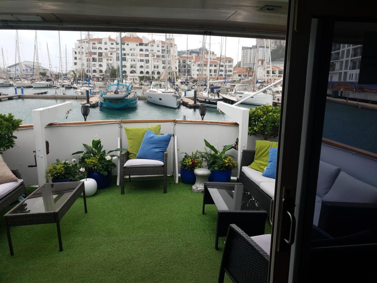 Botel Jasmine Coral Jay Boutique Boatel Ocean Village