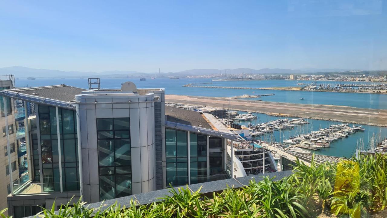 Ocean Plaza *