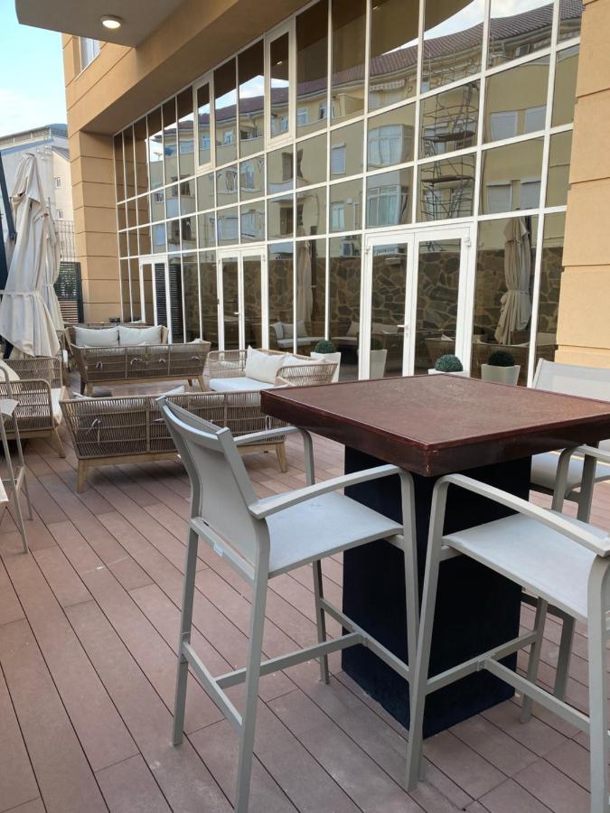 Luxury Modern Apartment With Exceptional Views! Apartment