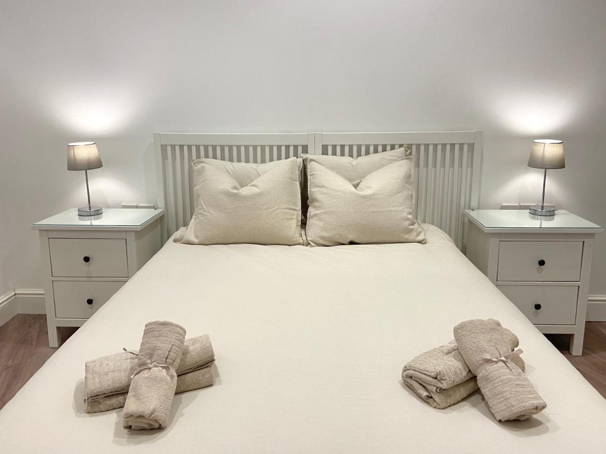 Apartamento Modern Centre Two Bedroom Windsor - Grand House *