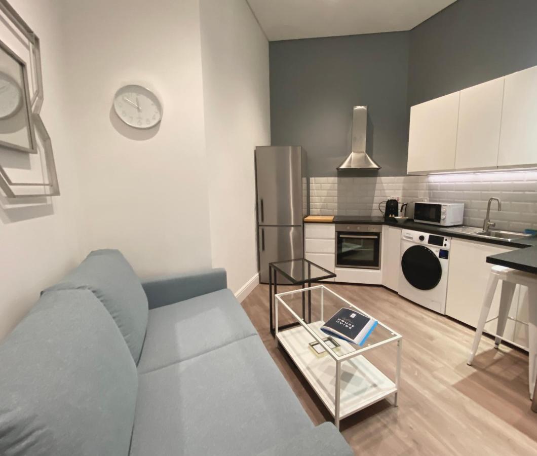 Modern Centre Two Bedroom Windsor - Grand House Apartamento *