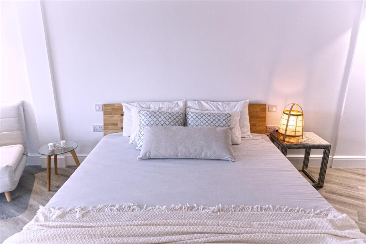 Apartment Spectacular Beachfront Duplex On The Mediterranean - Caleta, Catalan Bay