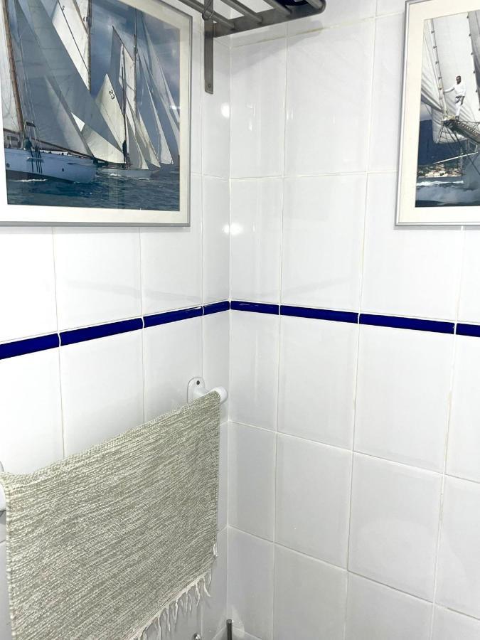 Căn hộ Admirals Suite, *