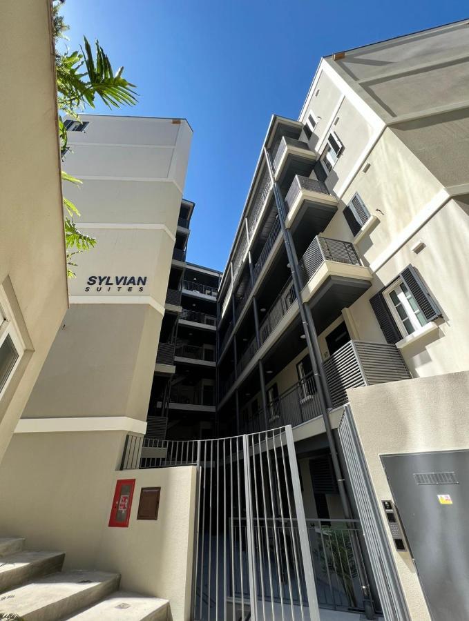Sylvian Suites, Stylish And Comfortable, Sleeps 4 *