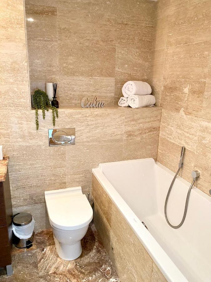 Ocean Village Lovely 2 Bedroom * Gibraltar