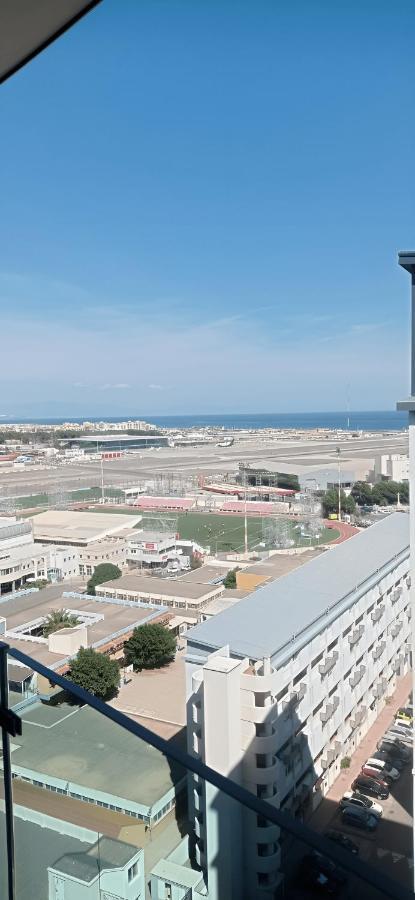 Luxury 1 Bedroom Studio Ocean Plaza * Gibraltar