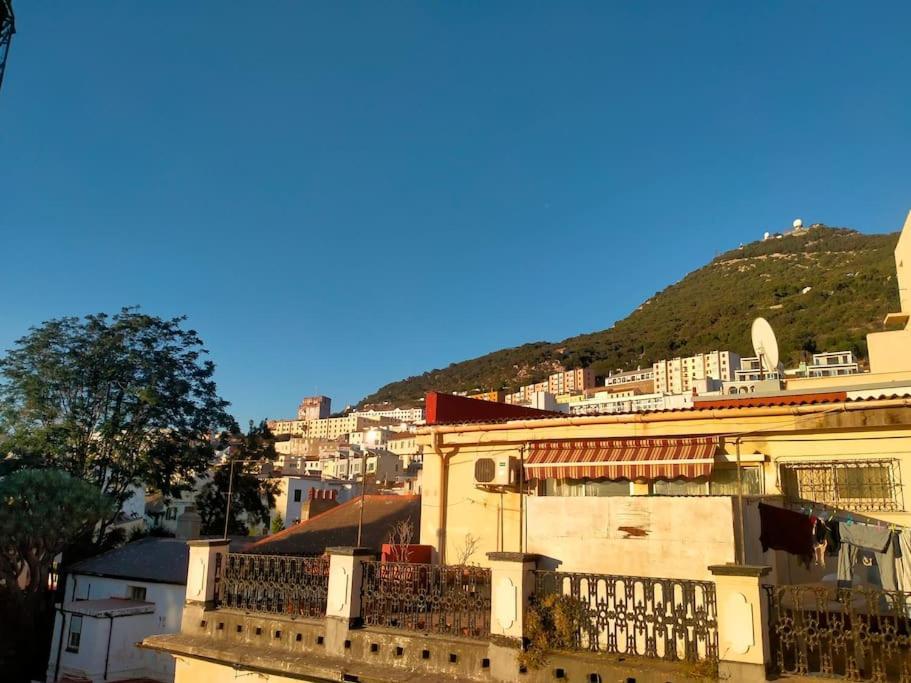 Apartamento Location 2 Bed2 Bath W/lift In Town!