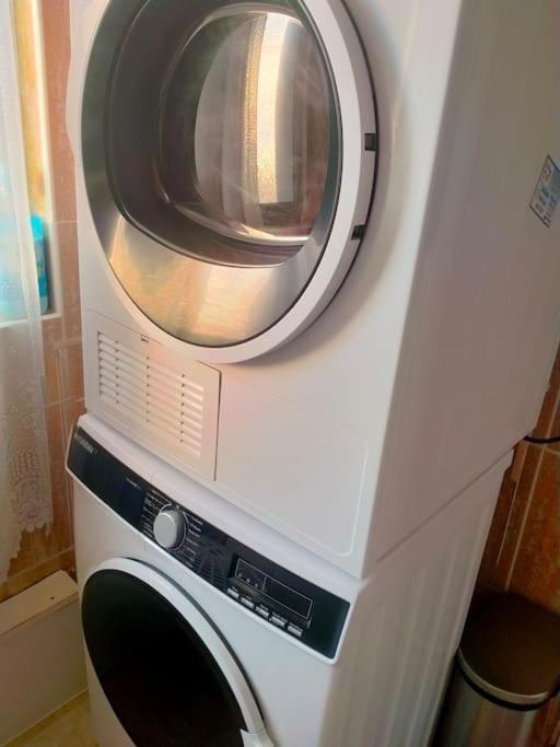 Location 2 Bed2 Bath W/lift In Town!