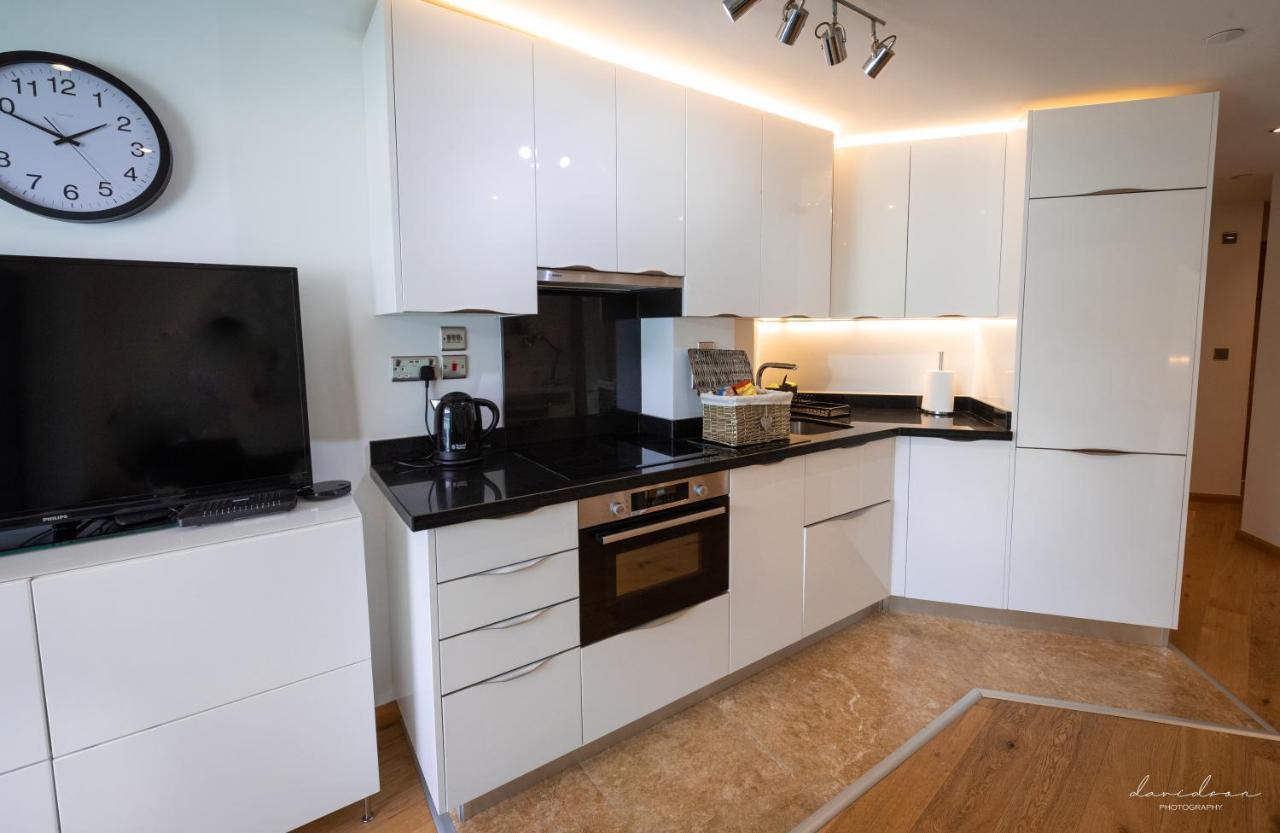 Luxury 1 Bedroom Studio Ocean Plaza Apartment Gibraltar