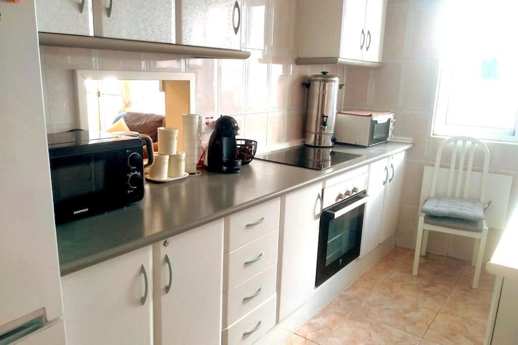 Location 2 Bed2 Bath W/lift In Town! *