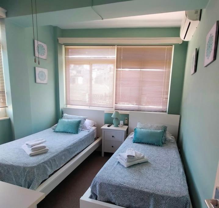 Location 2 Bed2 Bath W/lift In Town! * Gibraltar