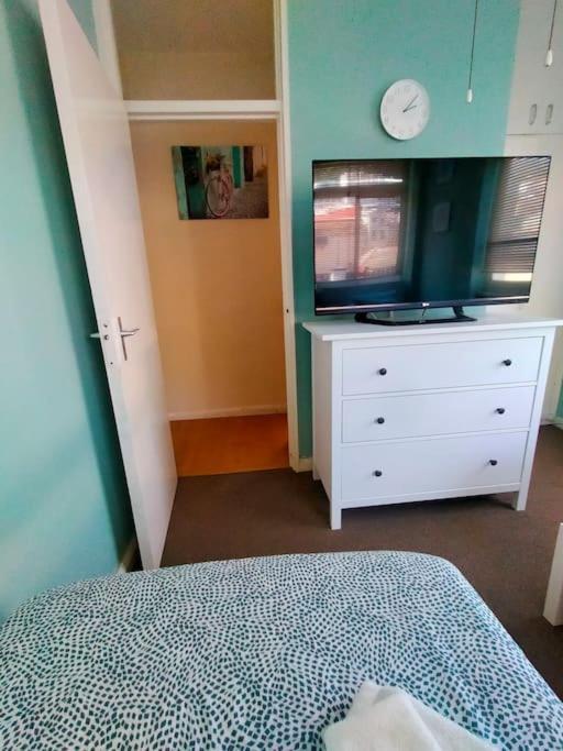 Location 2 Bed2 Bath W/lift In Town! * Gibraltar