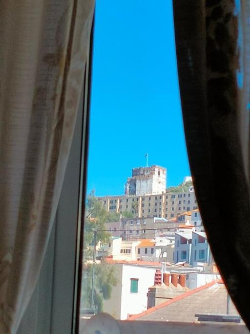 Apartamento Location 2 Bed2 Bath W/lift In Town! Gibraltar