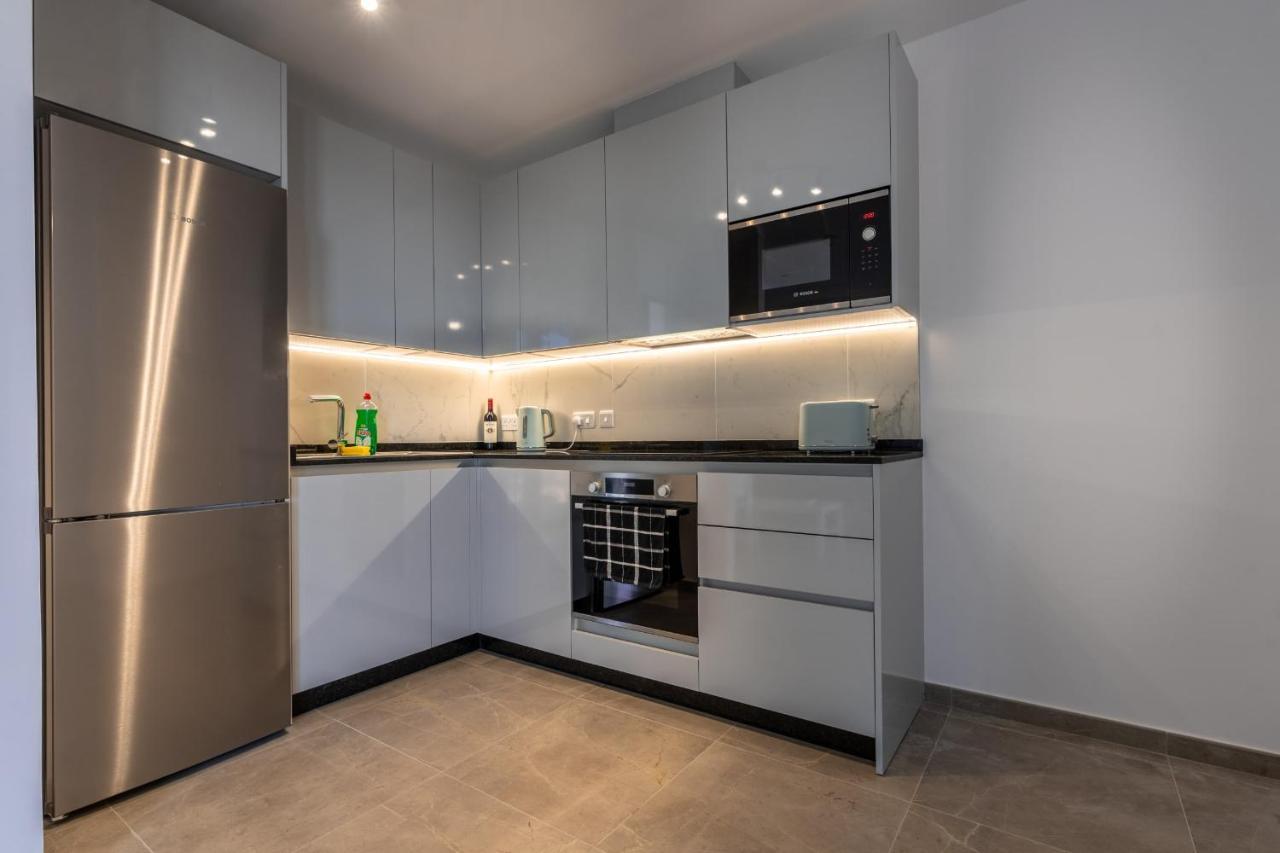 Apartment Top Studio With View-hosted By Sweetstay Gibraltar