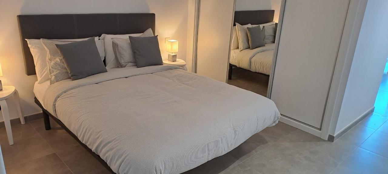 Apartamento Large Studio With View-hosted By Sweetstay Gibraltar