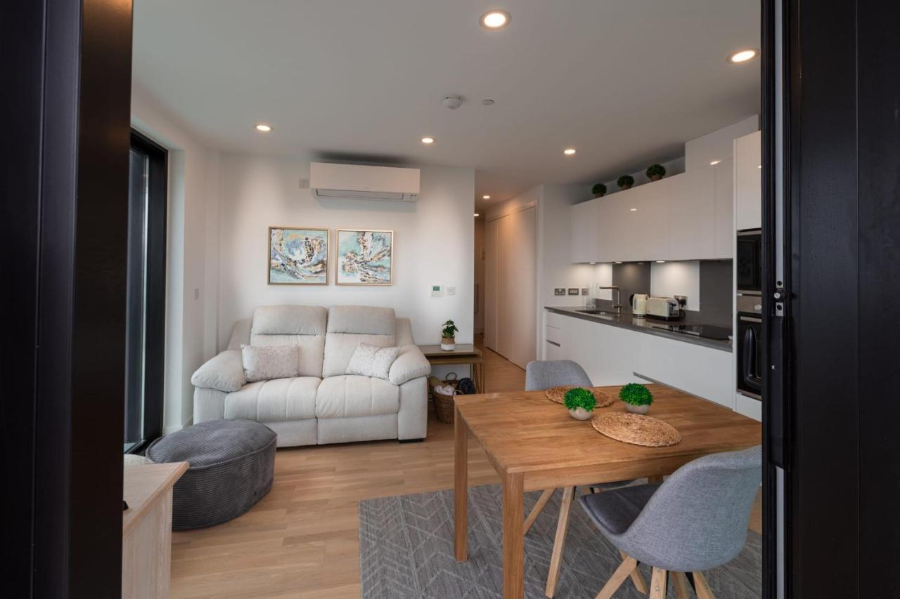 Forbes Suite1406-hosted By Sweetstay *