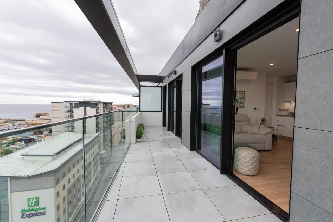 Forbes Suite1406-hosted By Sweetstay *