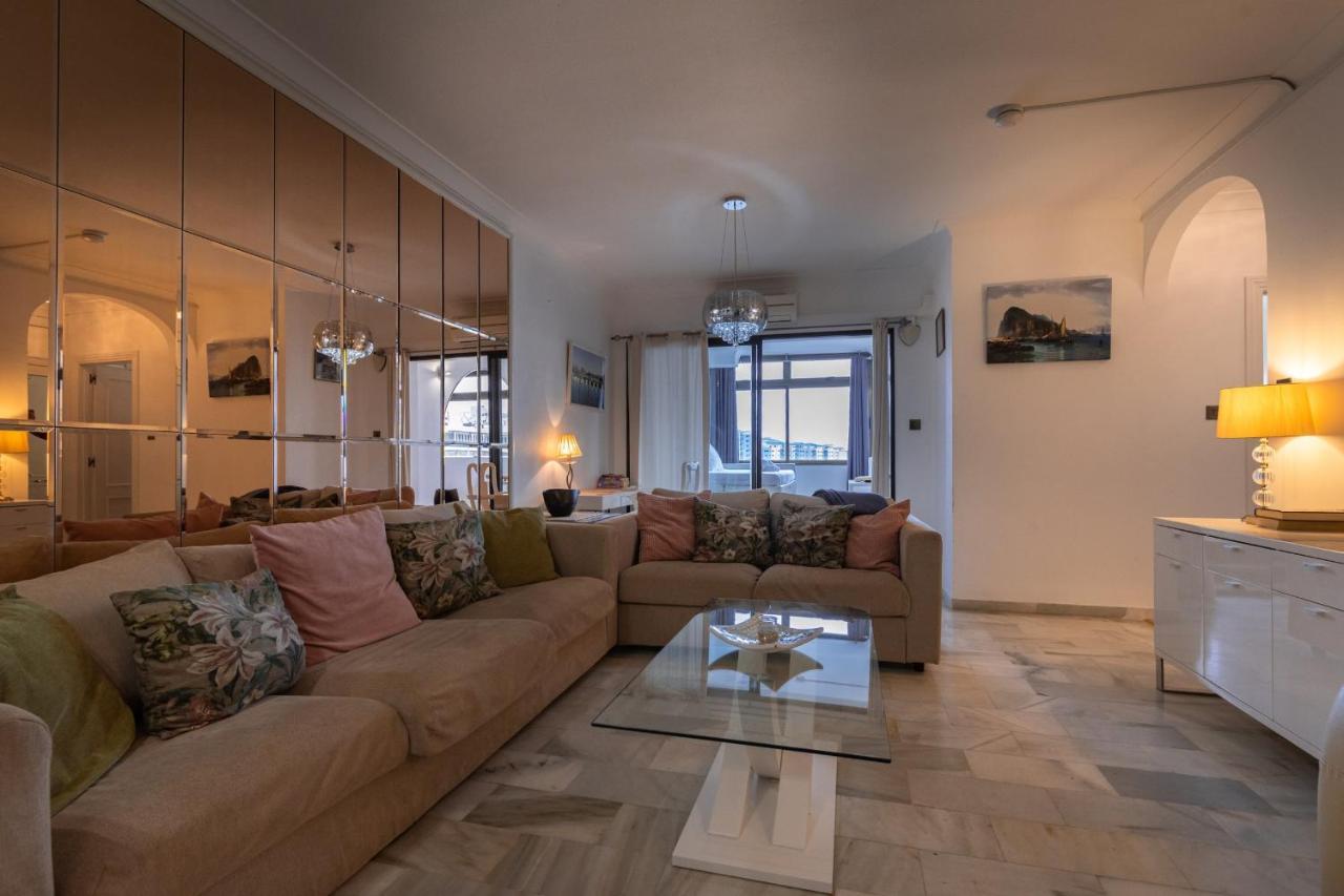 Apartment Neptune Suite-hosted By Sweetstay