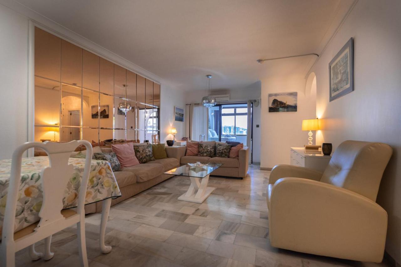 Neptune Suite-hosted By Sweetstay * Gibraltar