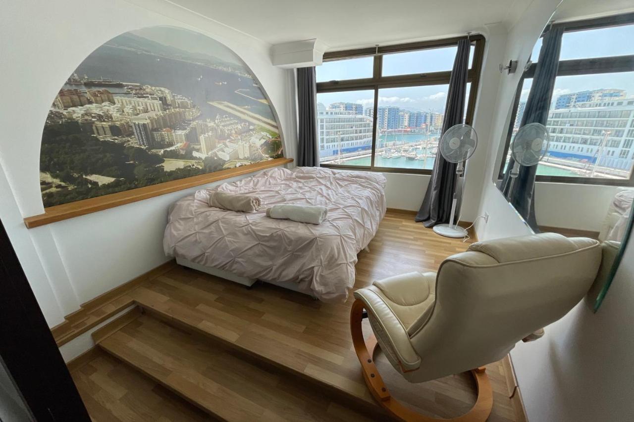 Neptune Suite-hosted By Sweetstay *