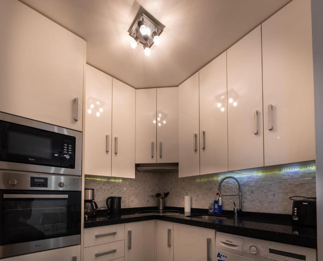 Neptune Suite-hosted By Sweetstay * Gibraltar