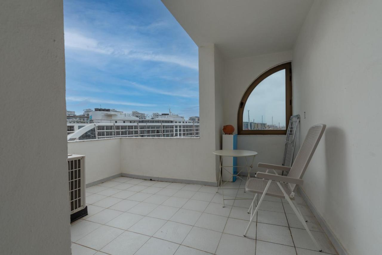 Neptune Suite-hosted By Sweetstay Apartment Gibraltar