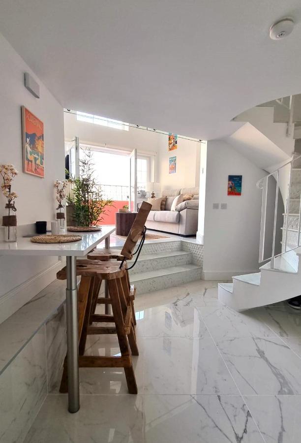 New Beachfront Duplex - Sleeps Up To 4 *