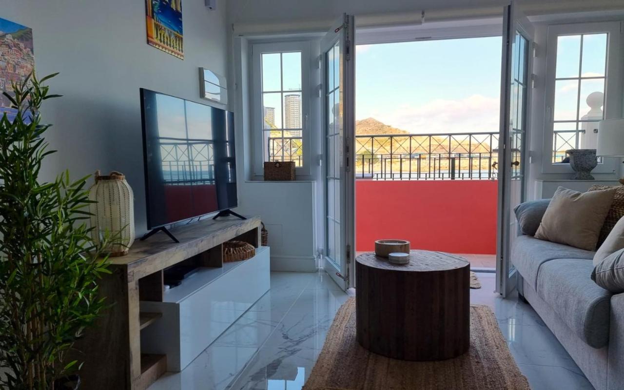 New Beachfront Duplex - Sleeps Up To 4 *