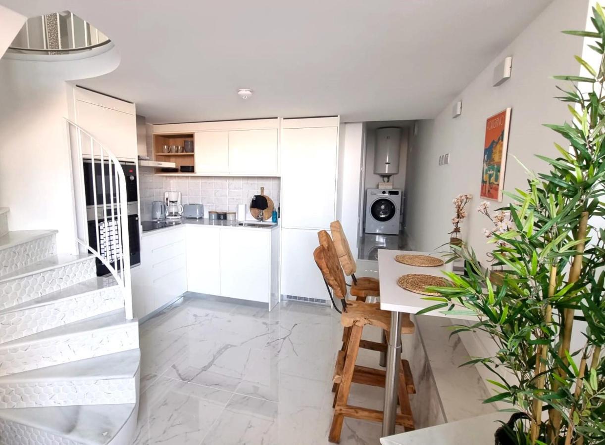 New Beachfront Duplex - Sleeps Up To 4 *