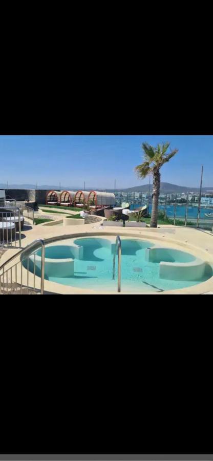Căn hộ Rooftop Pool With Spectacular Views And Location *
