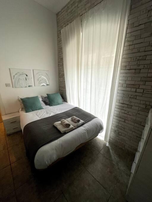 Charming 1br Just Off Main Street Prime Location Gibraltar