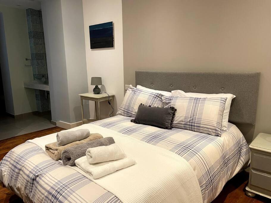 Stylish 2br Contemporary Design Perfect Vacation * Gibraltar