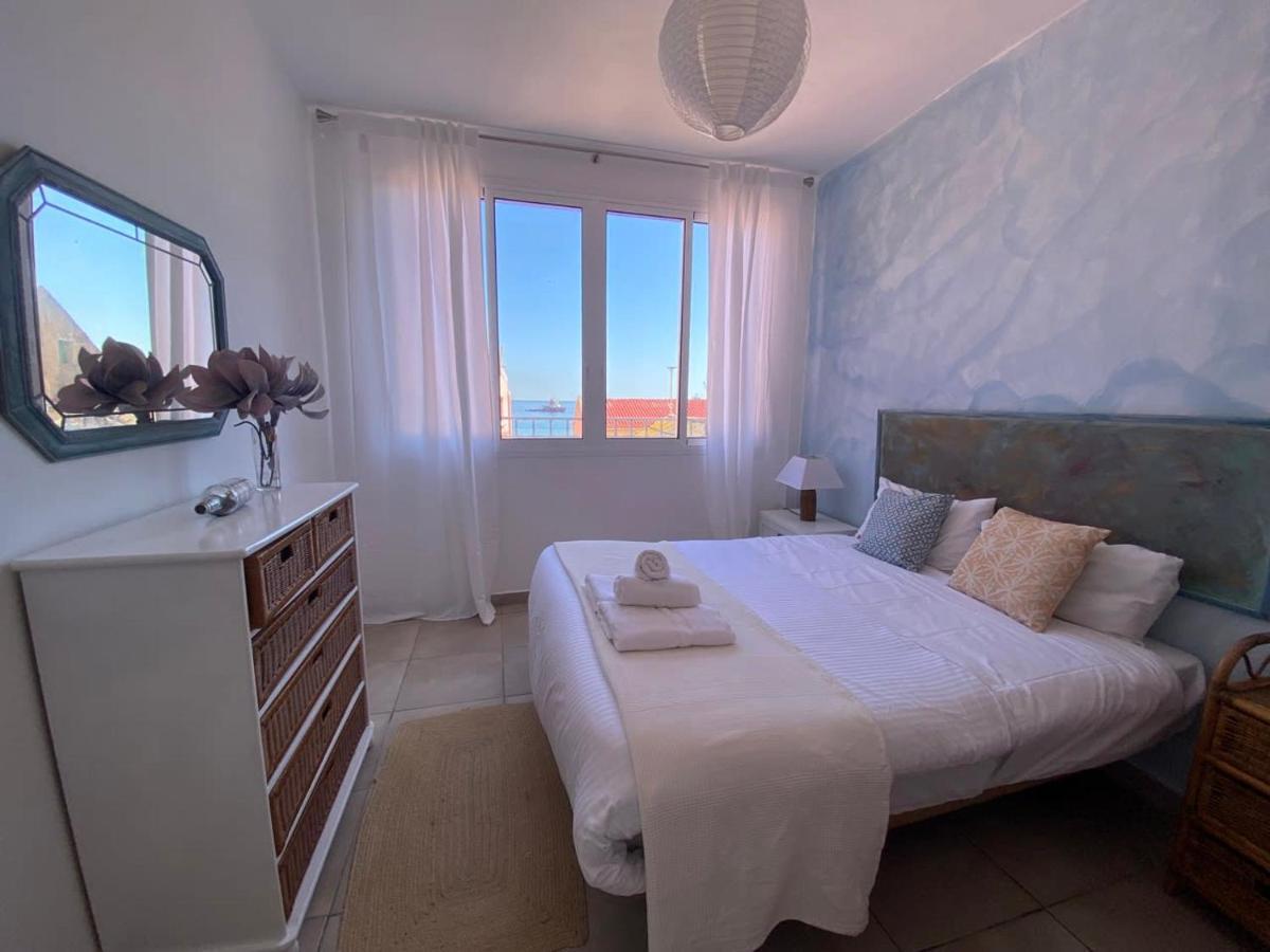 2br With Beachviews 1 Min Walking From The Sea *