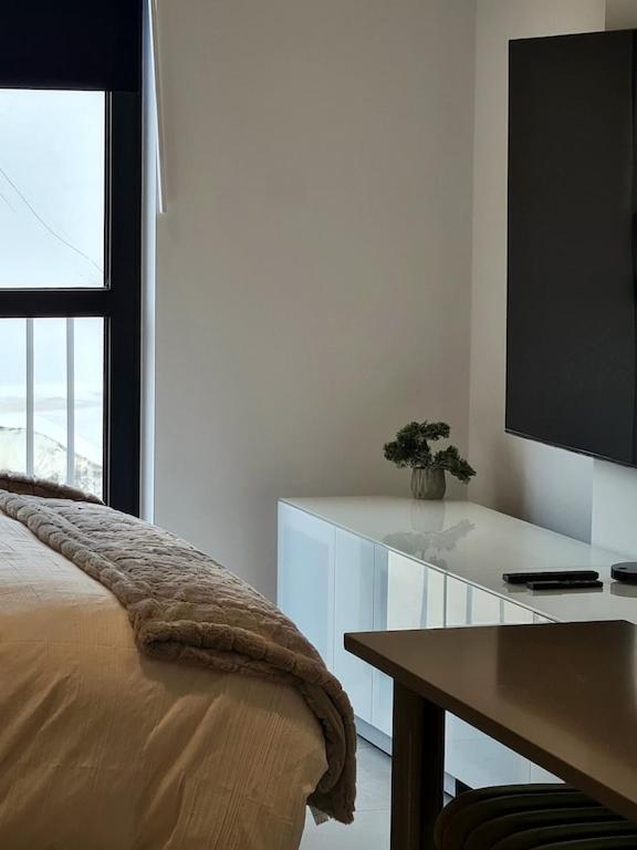 Lovely King Bed Gibraltar