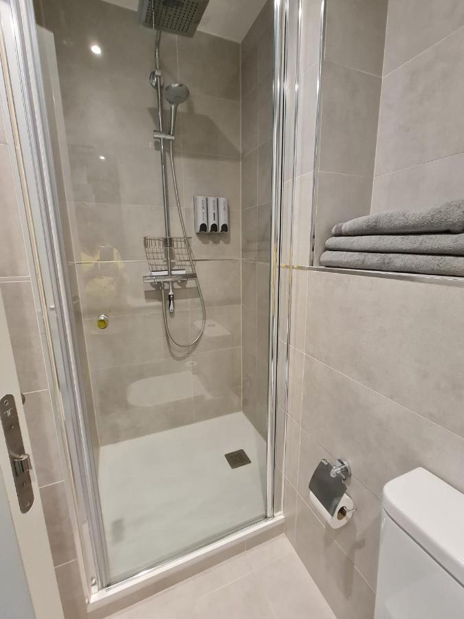 Lovely King Bed Apartment Gibraltar