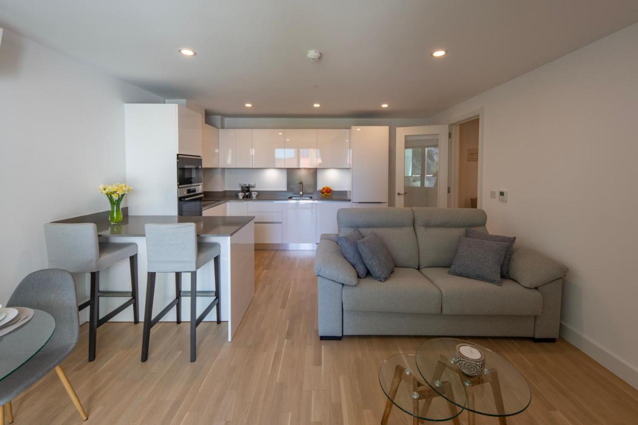 Brand New Luxury 1 Bed 2 Bath - & Pool *