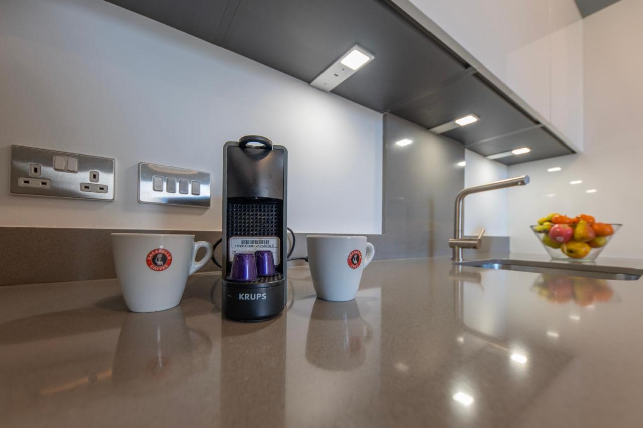 Brand New Luxury 1 Bed 2 Bath - & Pool Apartamento *