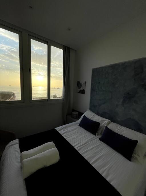 2br With Beach View Terrace Paradise Found *