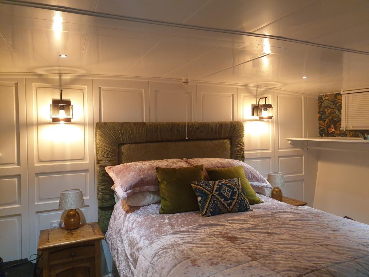 Botel Jasmine Coral Jay Boutique Boatel Ocean Village