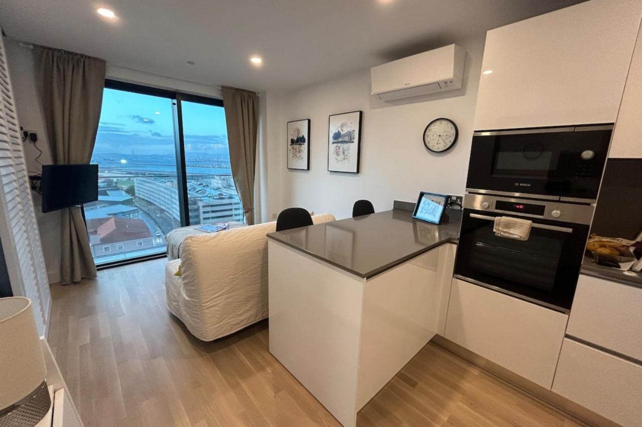 Apartment Forbes Suite1103 -hosted By Sweetstay Gibraltar