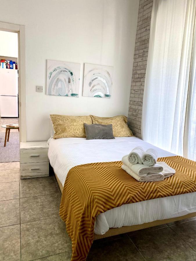 Charming 1br Just Off Main Street Prime Location Apartamento