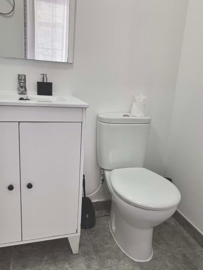 Charming 1br Just Off Main Street Prime Location *