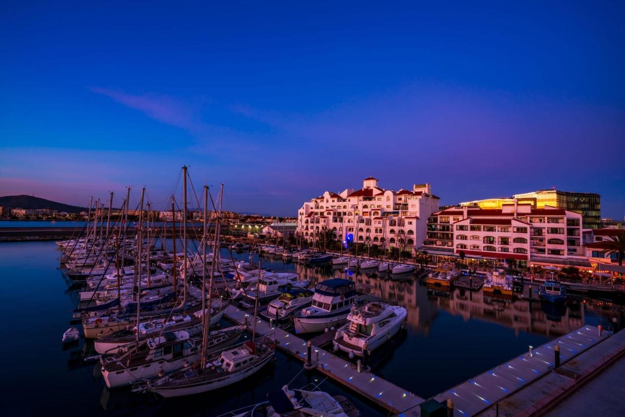 Neptune Suite-hosted By Sweetstay * Gibraltar