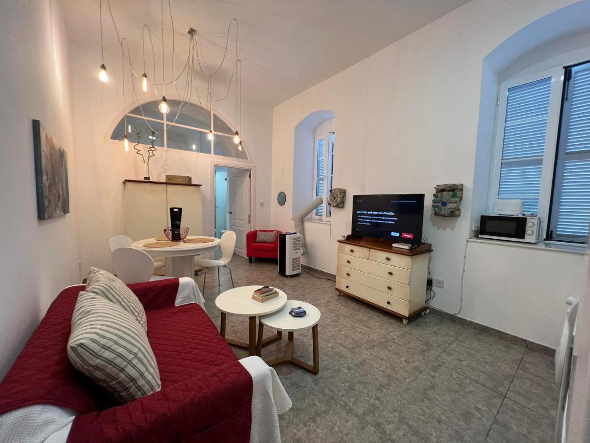 Quirky 1br Just Off Main Street Prime Location Apartamento Gibraltar
