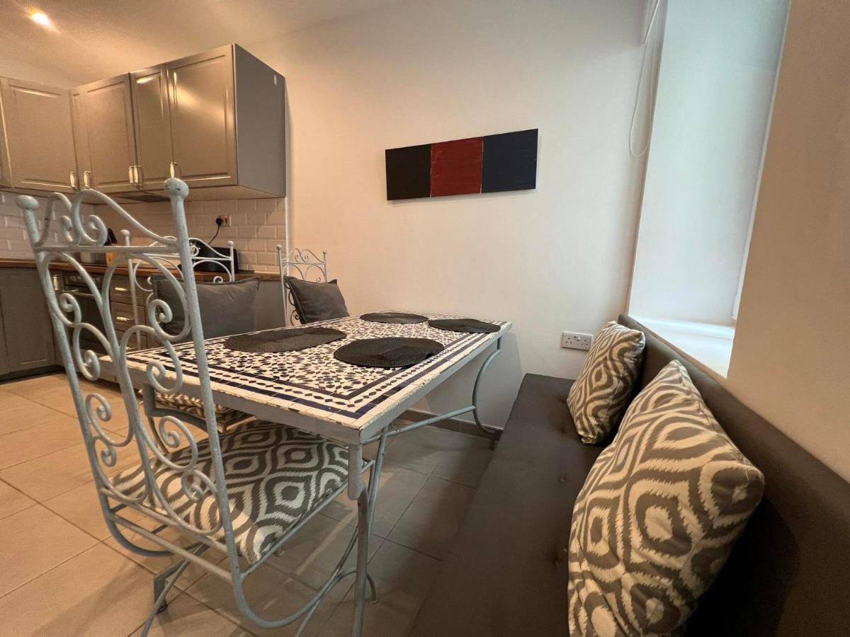 Căn hộ 2br 2ba With Private Patio Your Serene Escape