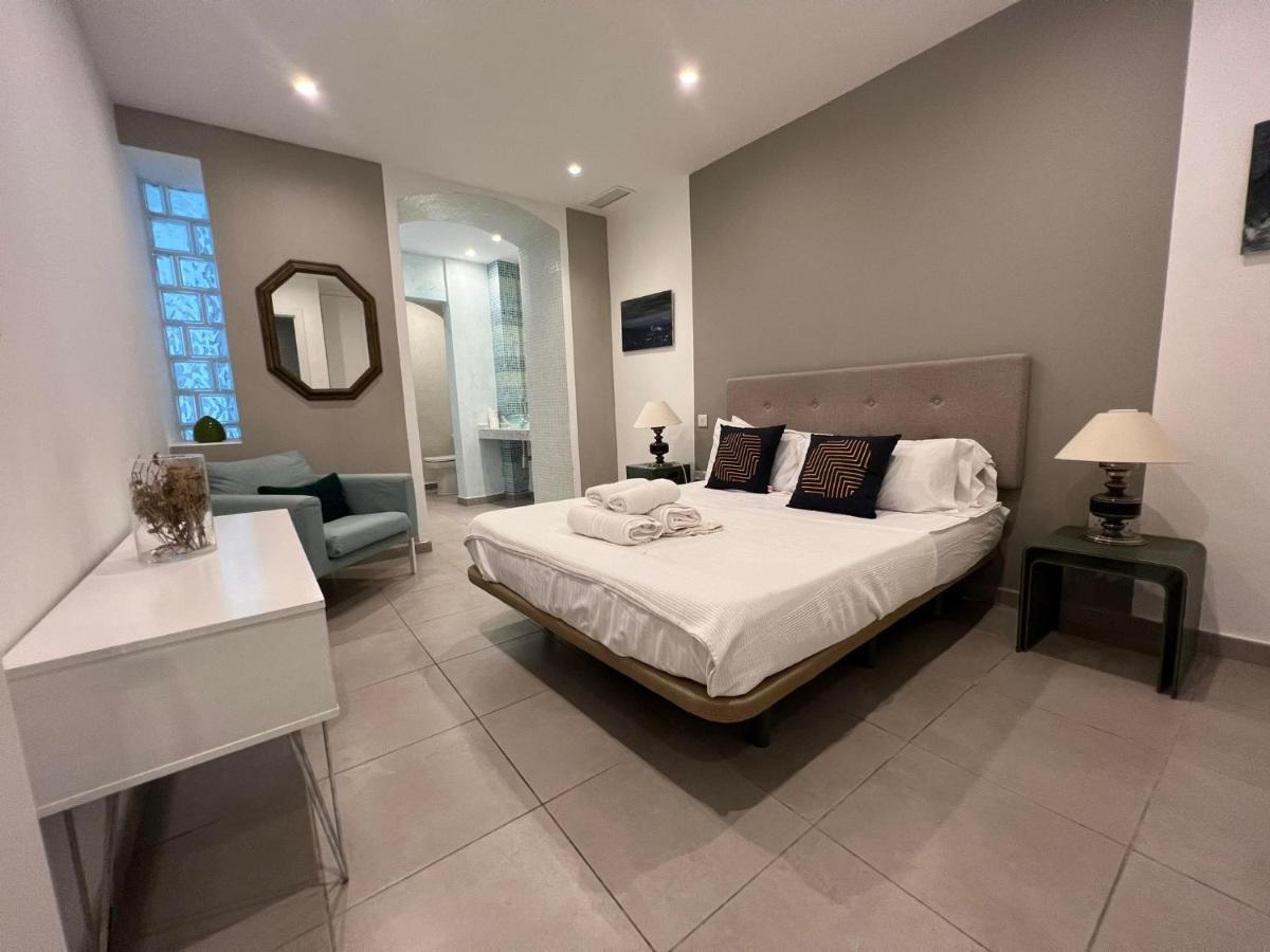 2br 2ba With Private Patio Your Serene Escape * Gibraltar